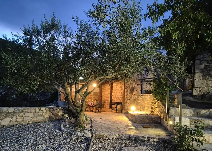 2 Bedroom In Runovici Casa de Férias *